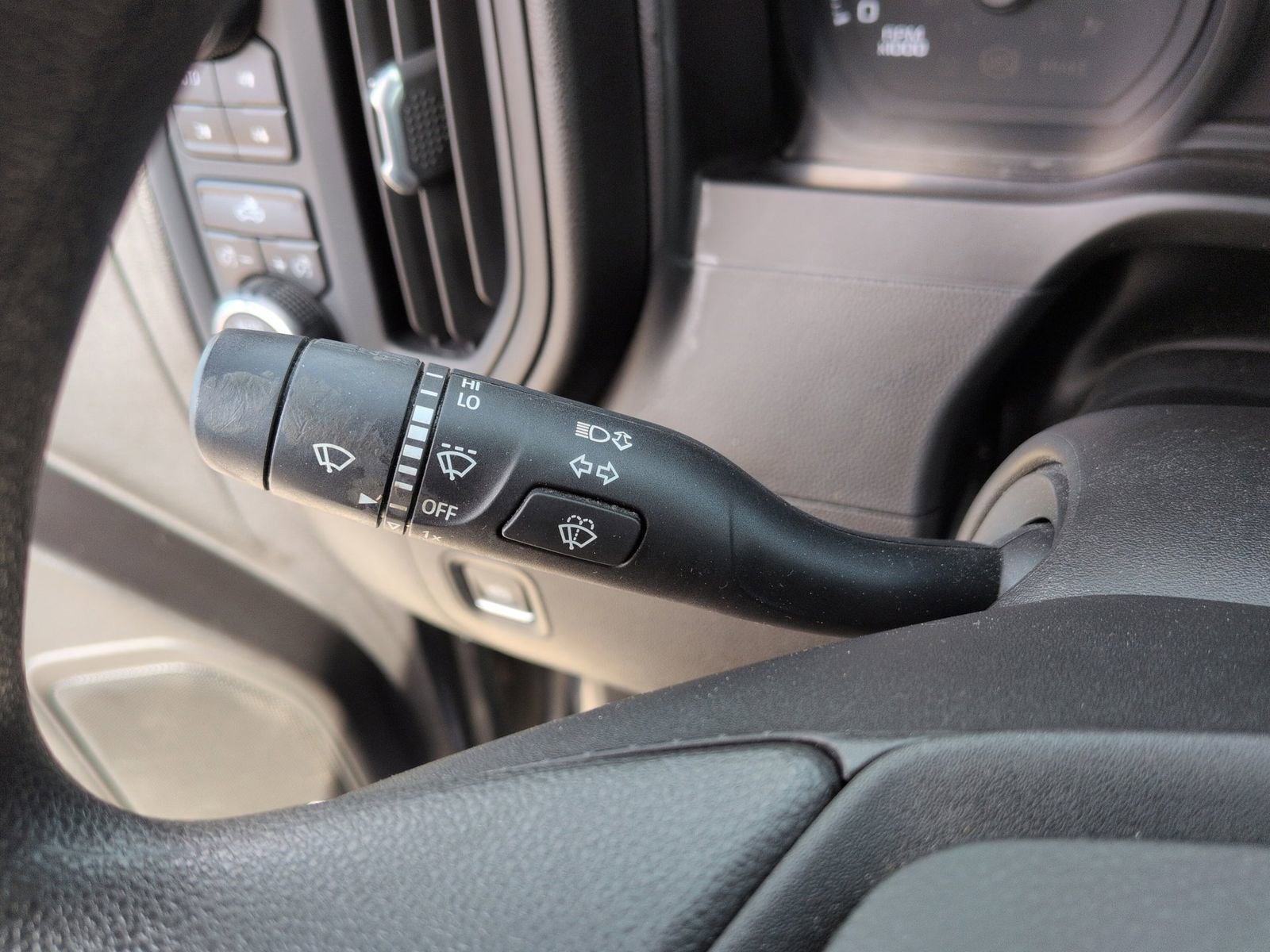 Used 2019 Chevrolet Silverado 1500 Custom Trail Boss AWD/4WD image 27