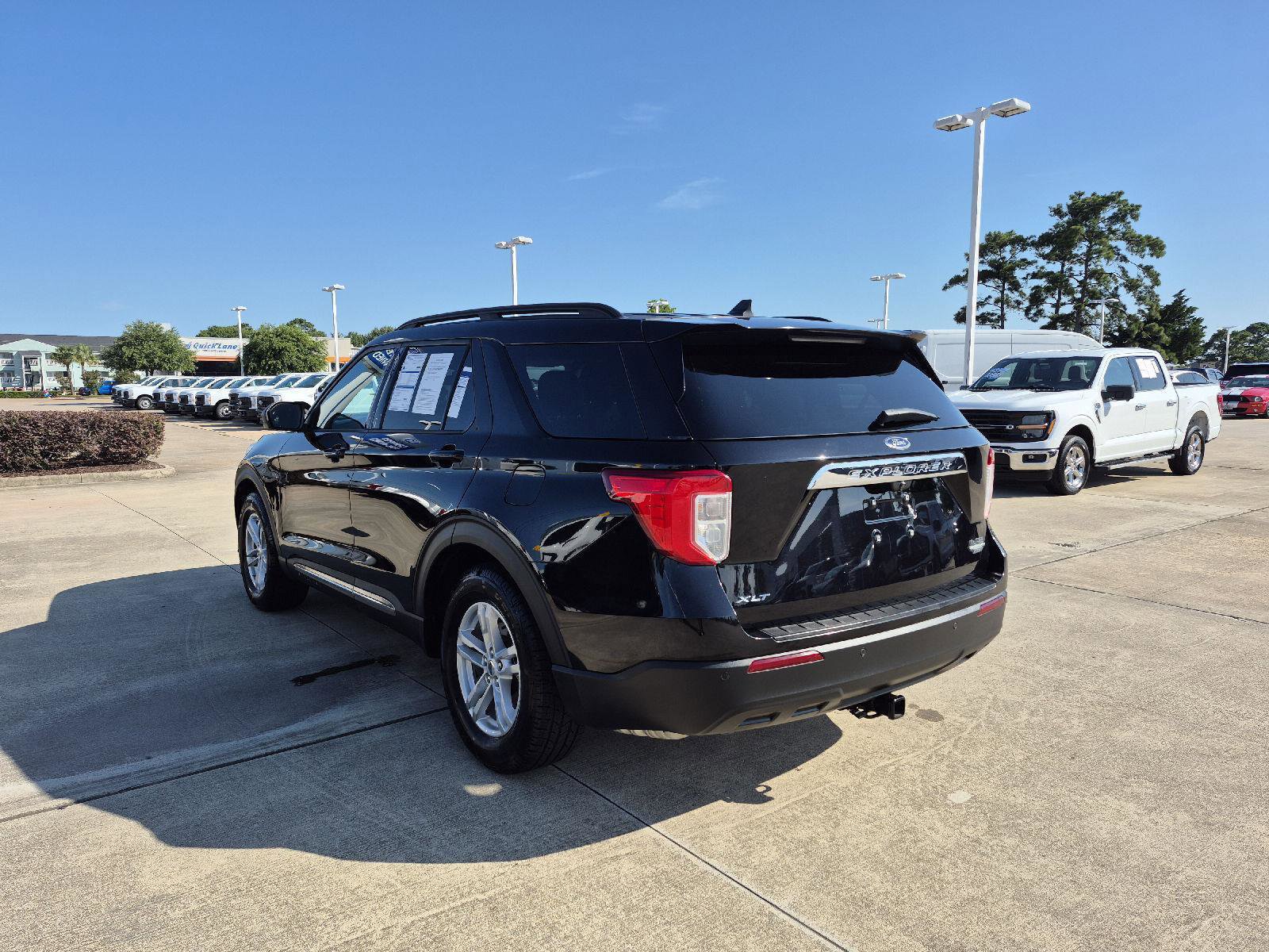 Certified 2022 Ford Explorer XLT RWD image 15