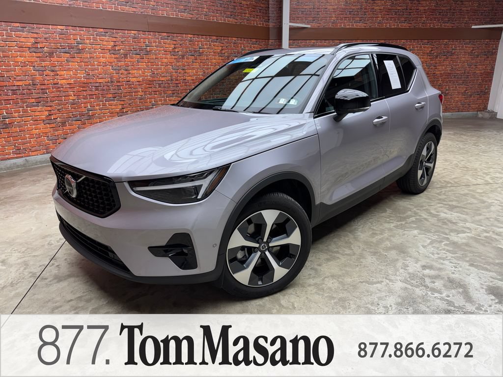 Used 2026 Volvo XC40 B5 Plus AWD/4WD image 1