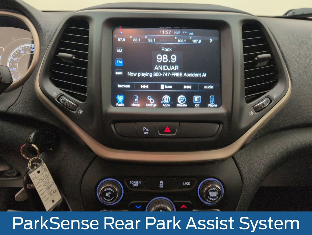 Used 2017 Jeep Cherokee Latitude w/ Safety/Convenience Group FWD image 26