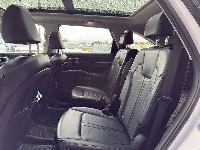 Used 2025 Kia Sorento SX image 24