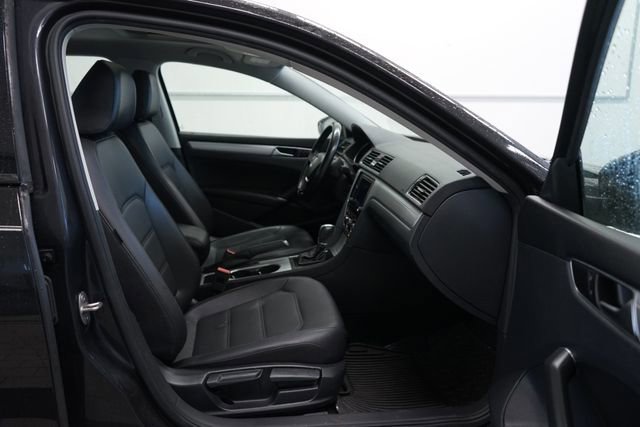 Used 2019 Volkswagen Passat 2.0T Wolfsburg image 30