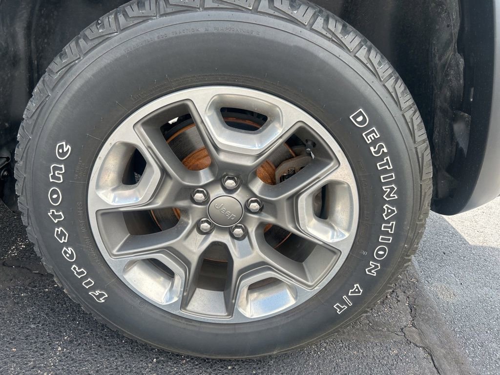 Used 2019 Jeep Cherokee Trailhawk AWD/4WD image 20