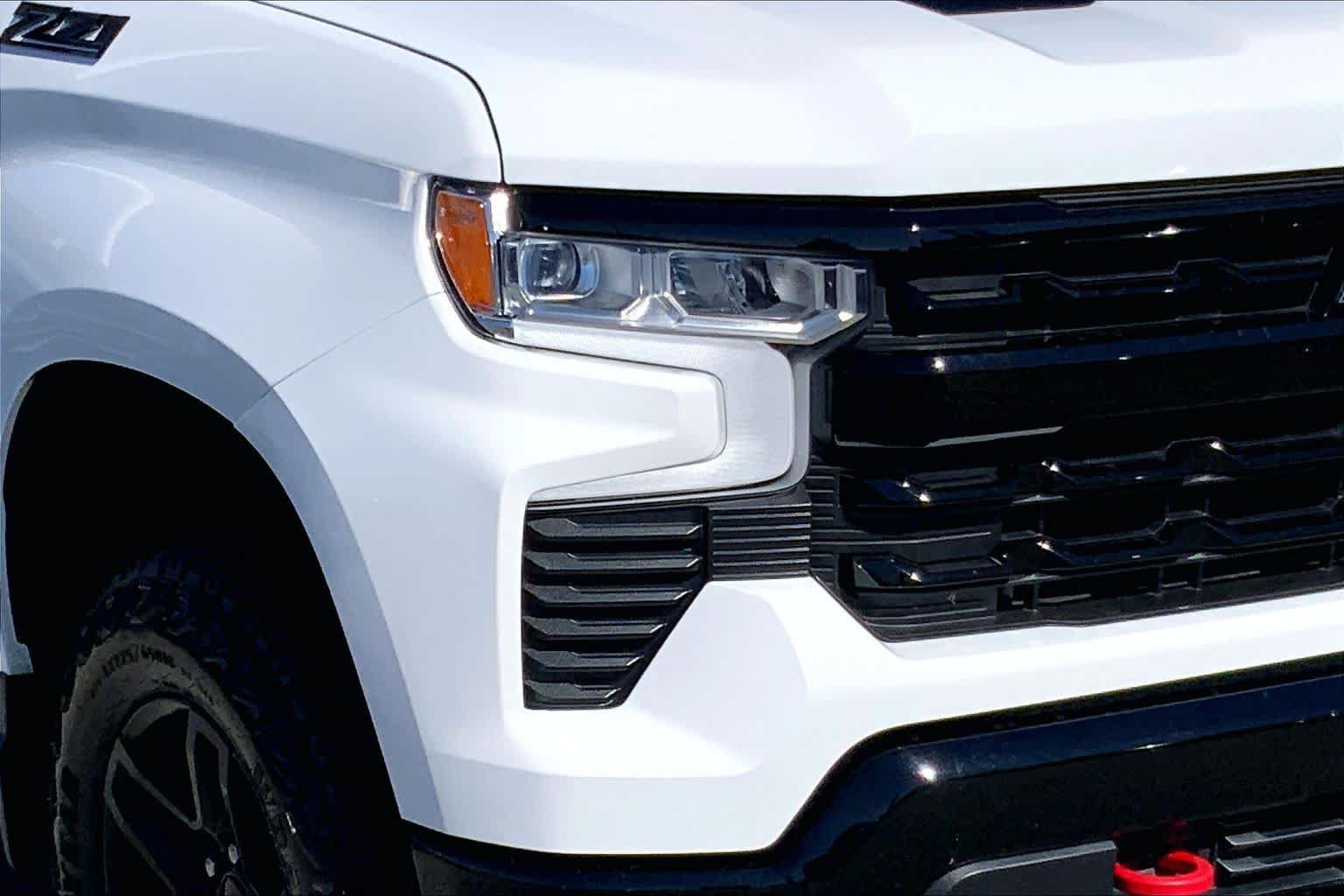 Used 2024 Chevrolet Silverado 1500 LT Trail Boss w/ Convenience Package II AWD/4WD image 24