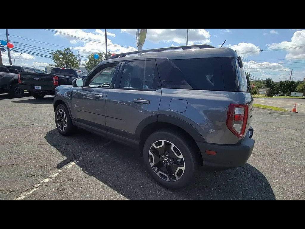 Certified 2023 Ford Bronco Sport Outer Banks w/ Tech Package AWD/4WD image 4