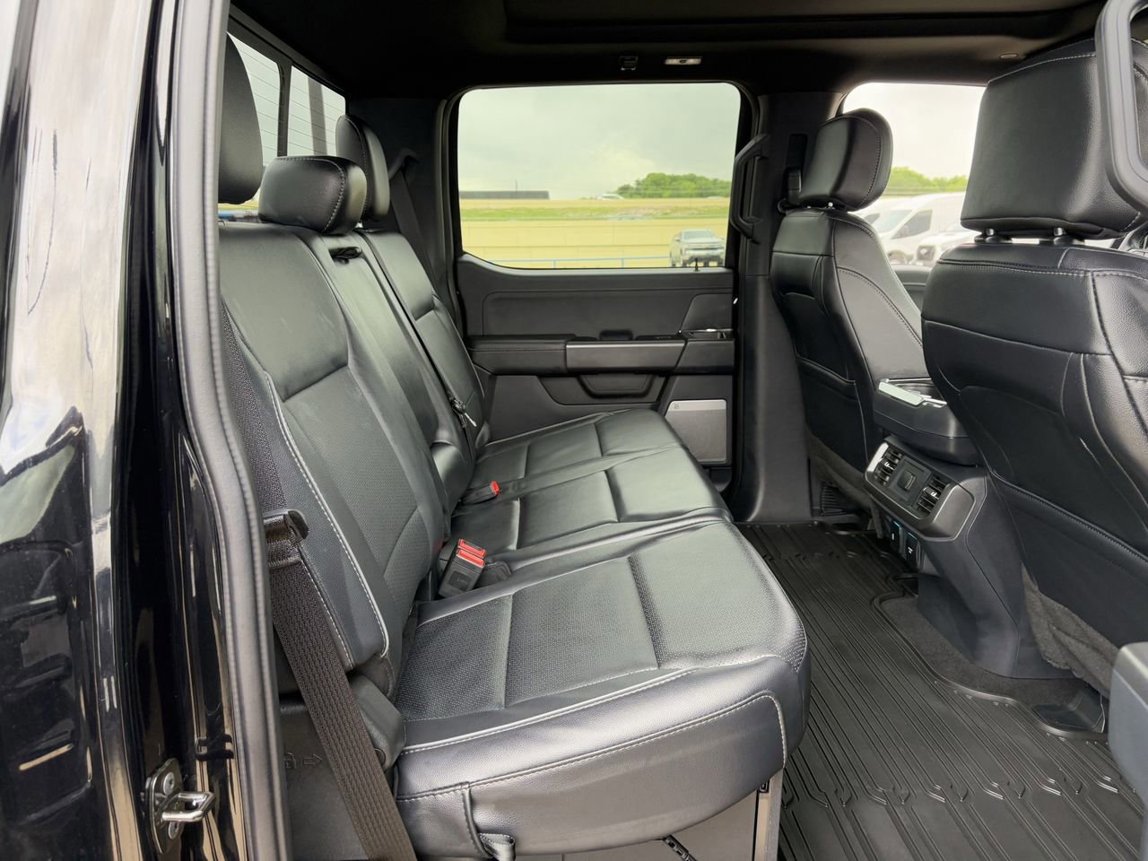 Certified 2024 Ford F150 Lariat w/ Bed Utility Package image 31