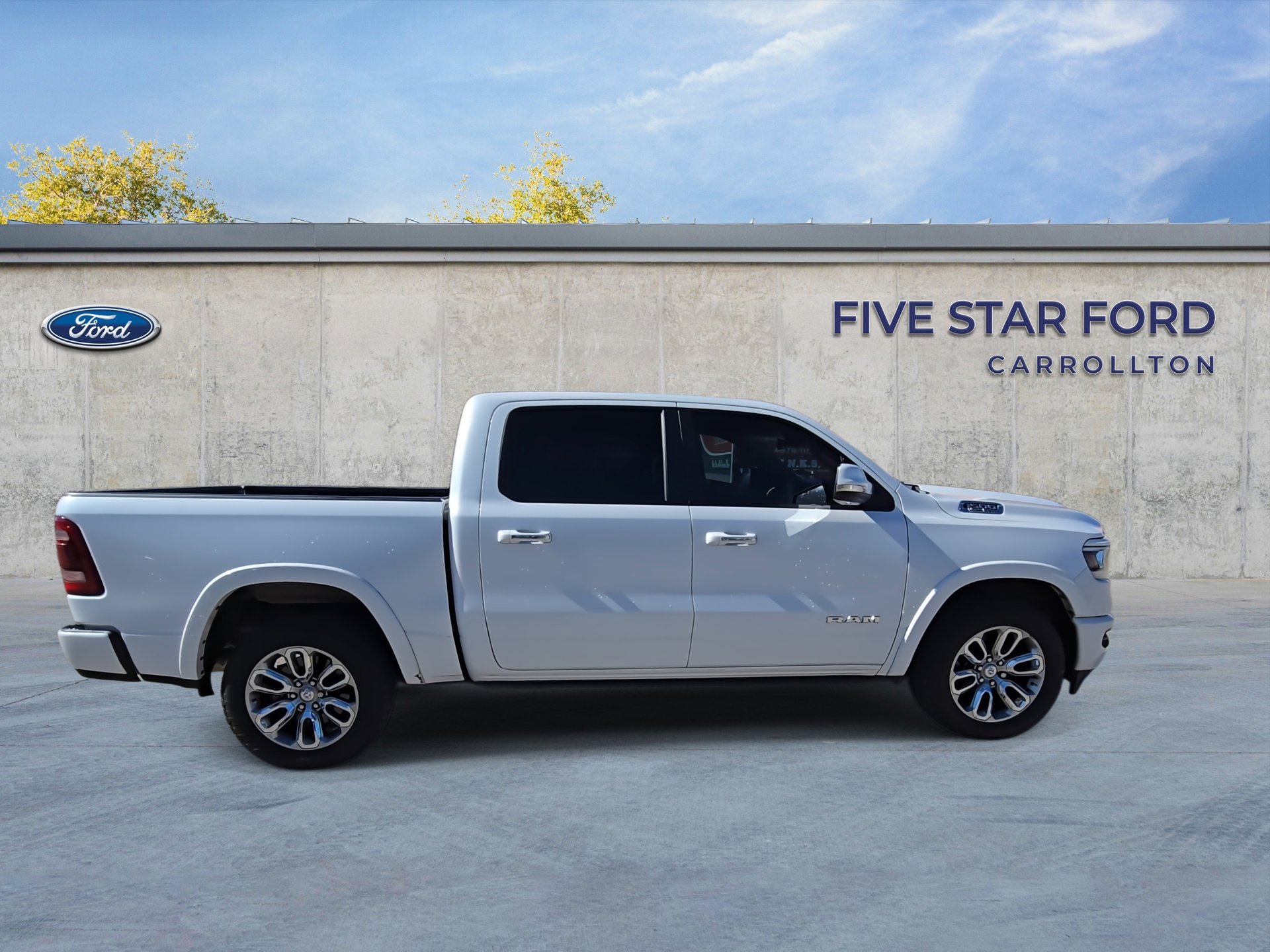 Used 2022 RAM 1500 Laramie w/ Laramie Southwest Edition image 9