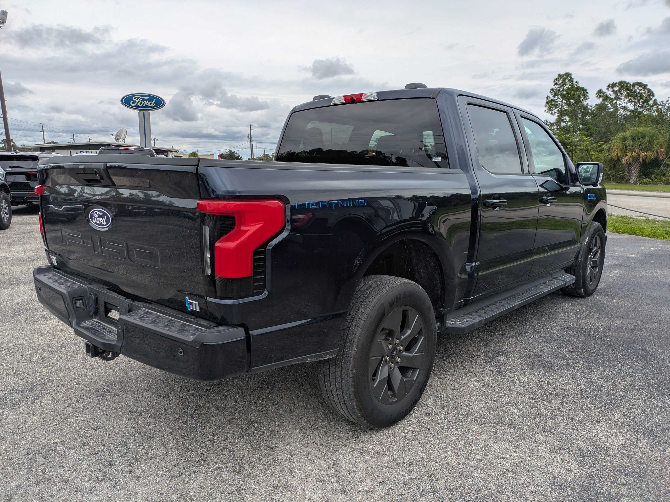 Certified 2025 Ford F150 Lightning Flash AWD/4WD image 4