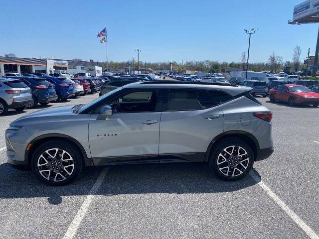 Used 2025 Chevrolet Blazer RS image 2