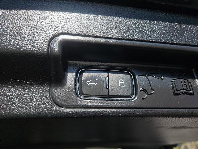 Certified 2022 Ford Explorer XLT w/ Equipment Group 202A image 15