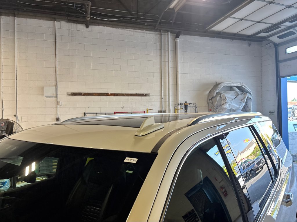 Used 2023 Cadillac Escalade Premium Luxury Platinum AWD/4WD image 14