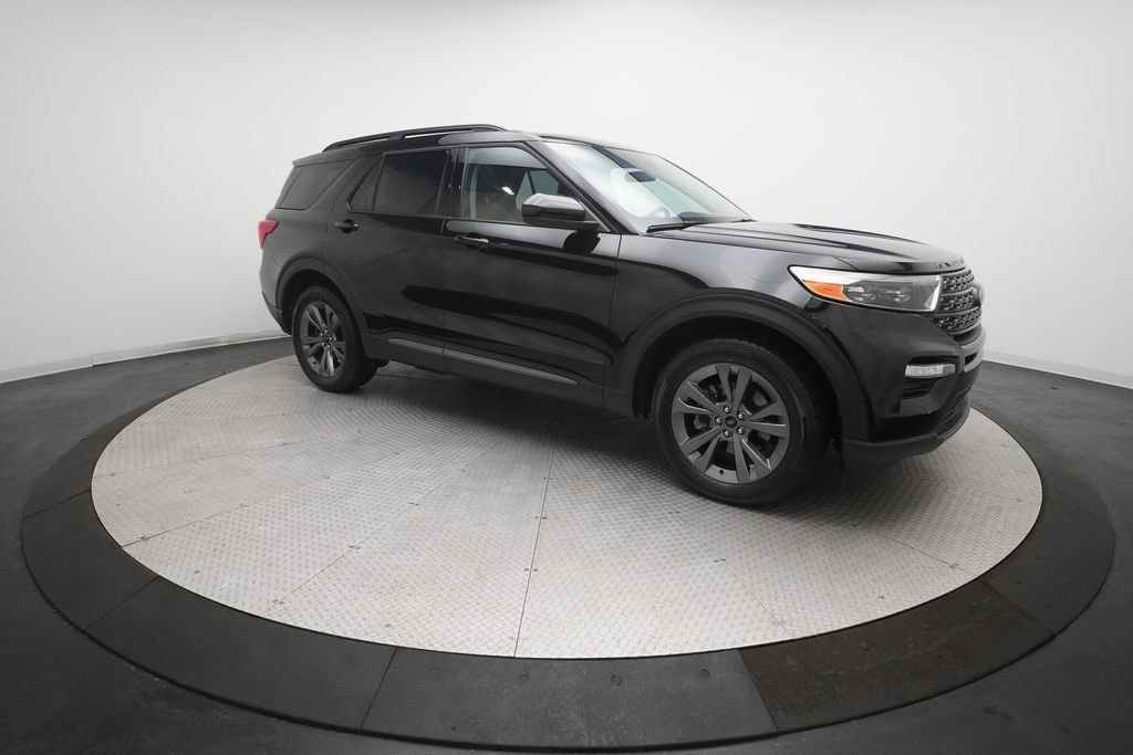 Certified 2023 Ford Explorer XLT w/ Equipment Group 202A AWD/4WD image 37