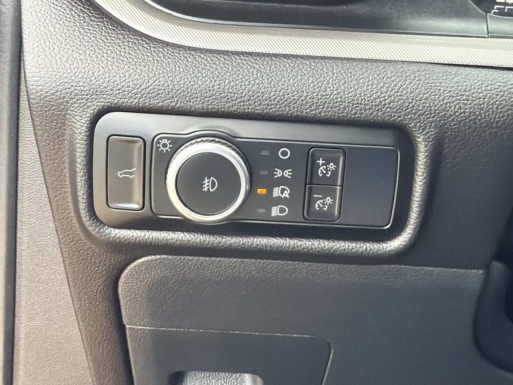 Certified 2024 Ford Explorer XLT w/ Equipment Group 202A RWD image 24