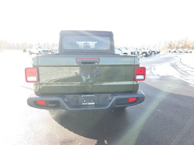Used 2022 Jeep Gladiator Sport image 3