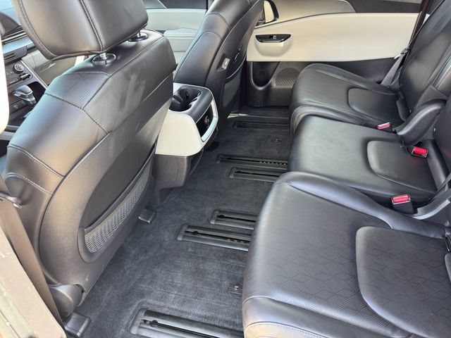 Used 2022 Kia Carnival LX FWD image 17