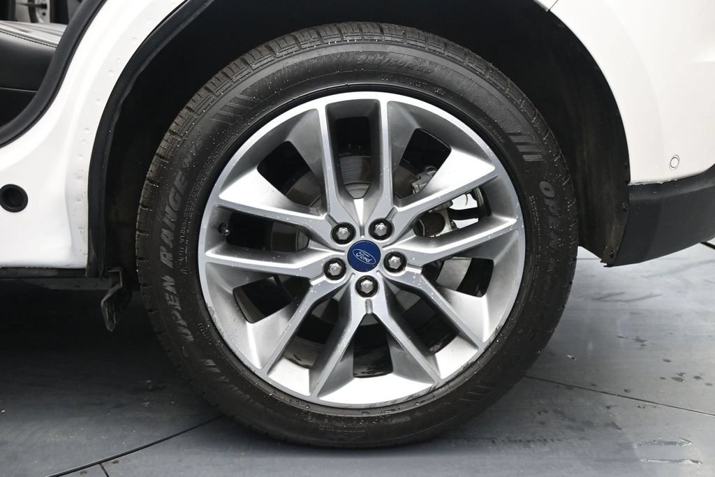 Certified 2018 Ford Edge Titanium w/ Equipment Group 302A AWD/4WD image 23