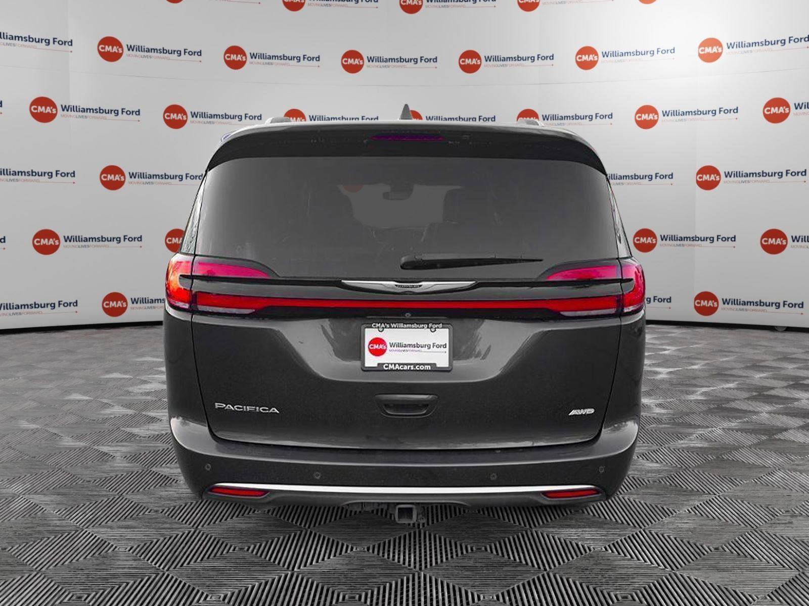 Used 2021 Chrysler Pacifica Pinnacle image 3