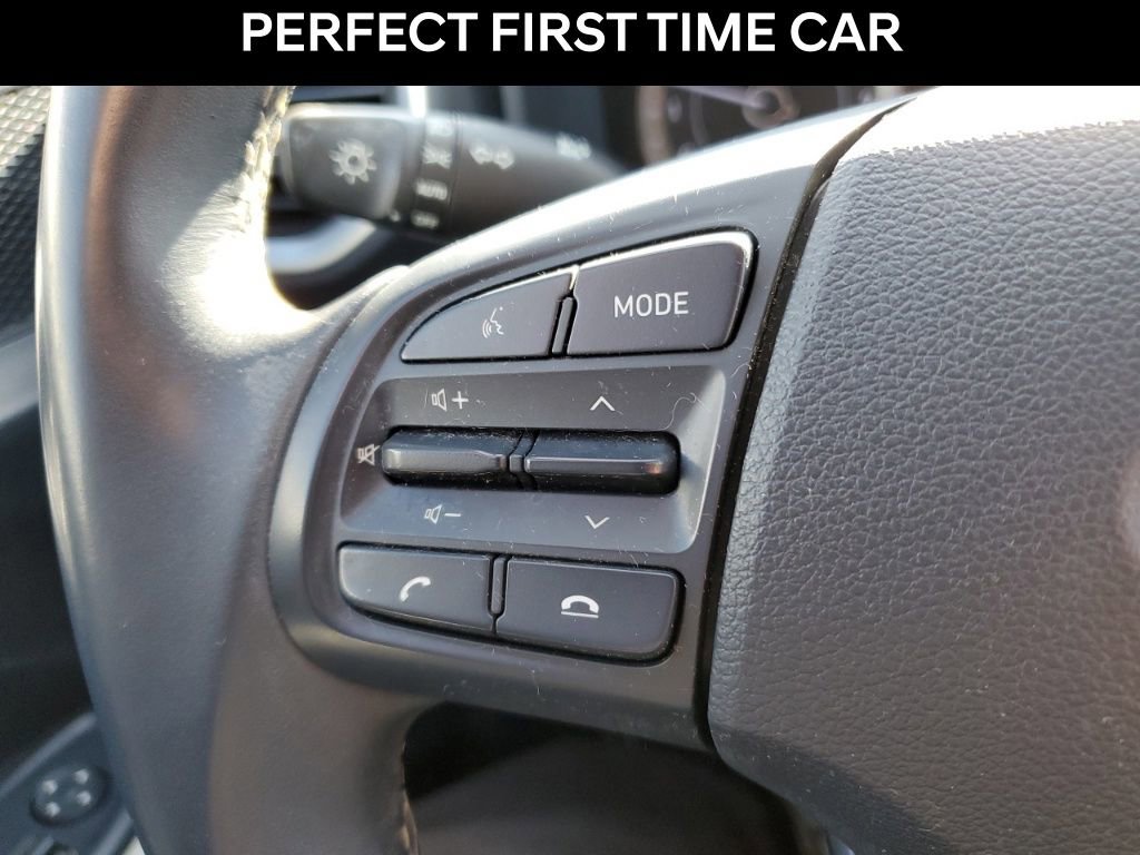 Used 2020 Hyundai Venue Denim image 17