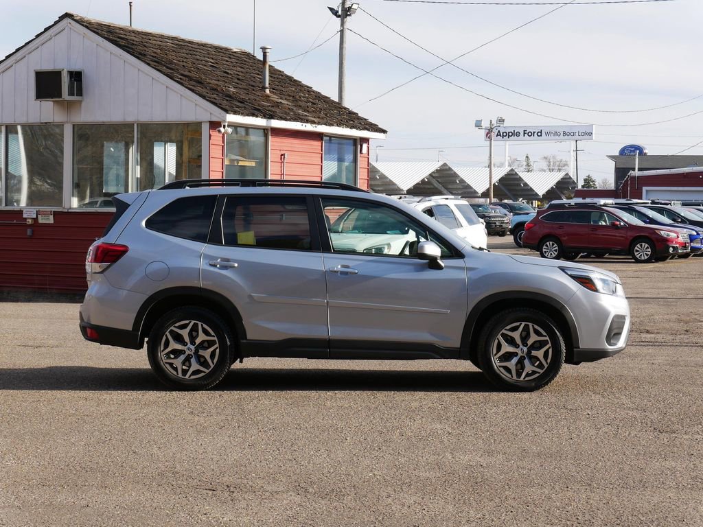 Used 2021 Subaru Forester Premium image 2
