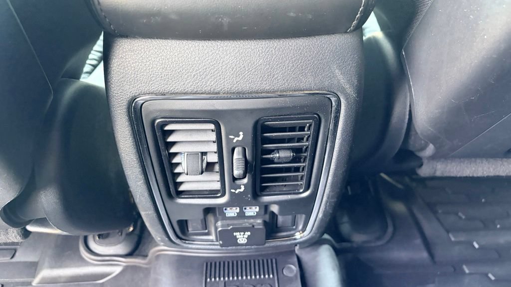 Used 2020 Jeep Grand Cherokee Limited RWD image 29
