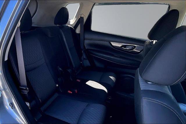 Used 2017 Nissan Rogue SV FWD image 27