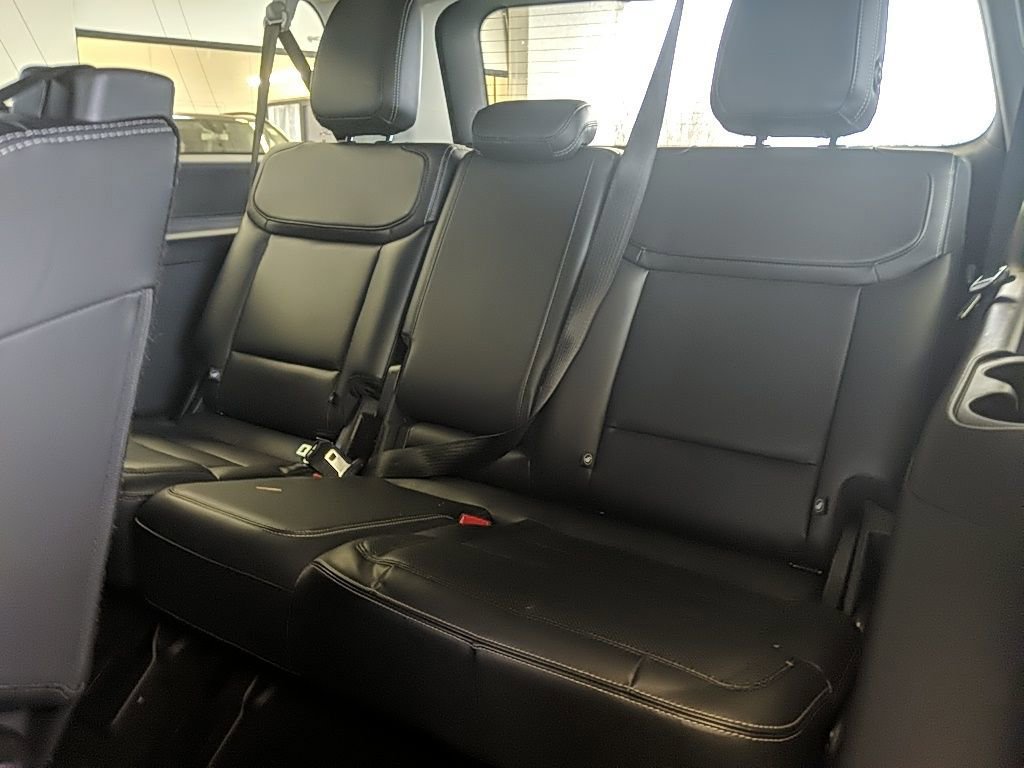 Certified 2025 Ford Expedition Max Platinum image 17