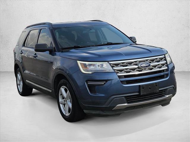 Certified 2018 Ford Explorer XLT FWD image 3