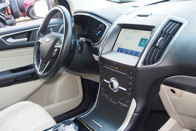 Certified 2019 Ford Edge Titanium w/ Equipment Group 301A AWD/4WD image 10