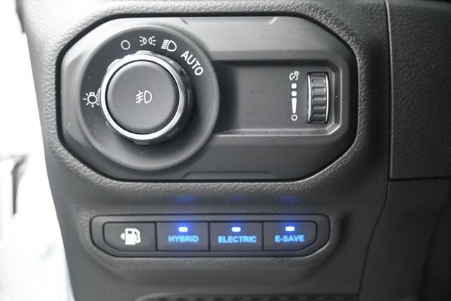 Used 2023 Jeep Wrangler Unlimited Sahara AWD/4WD image 7