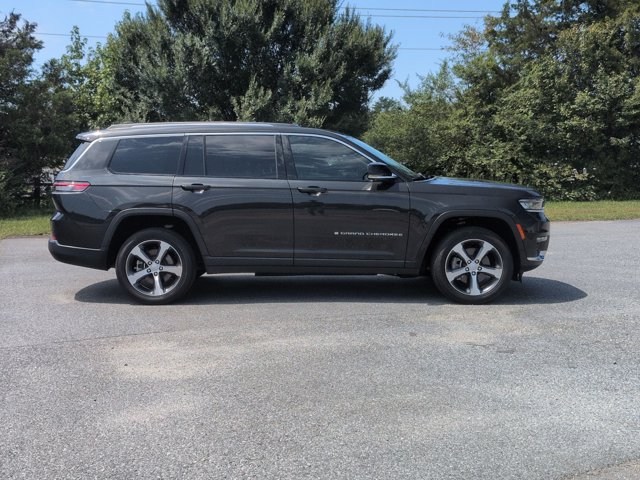Used 2023 Jeep Grand Cherokee L Limited w/ Luxury Tech Group II AWD/4WD image 3