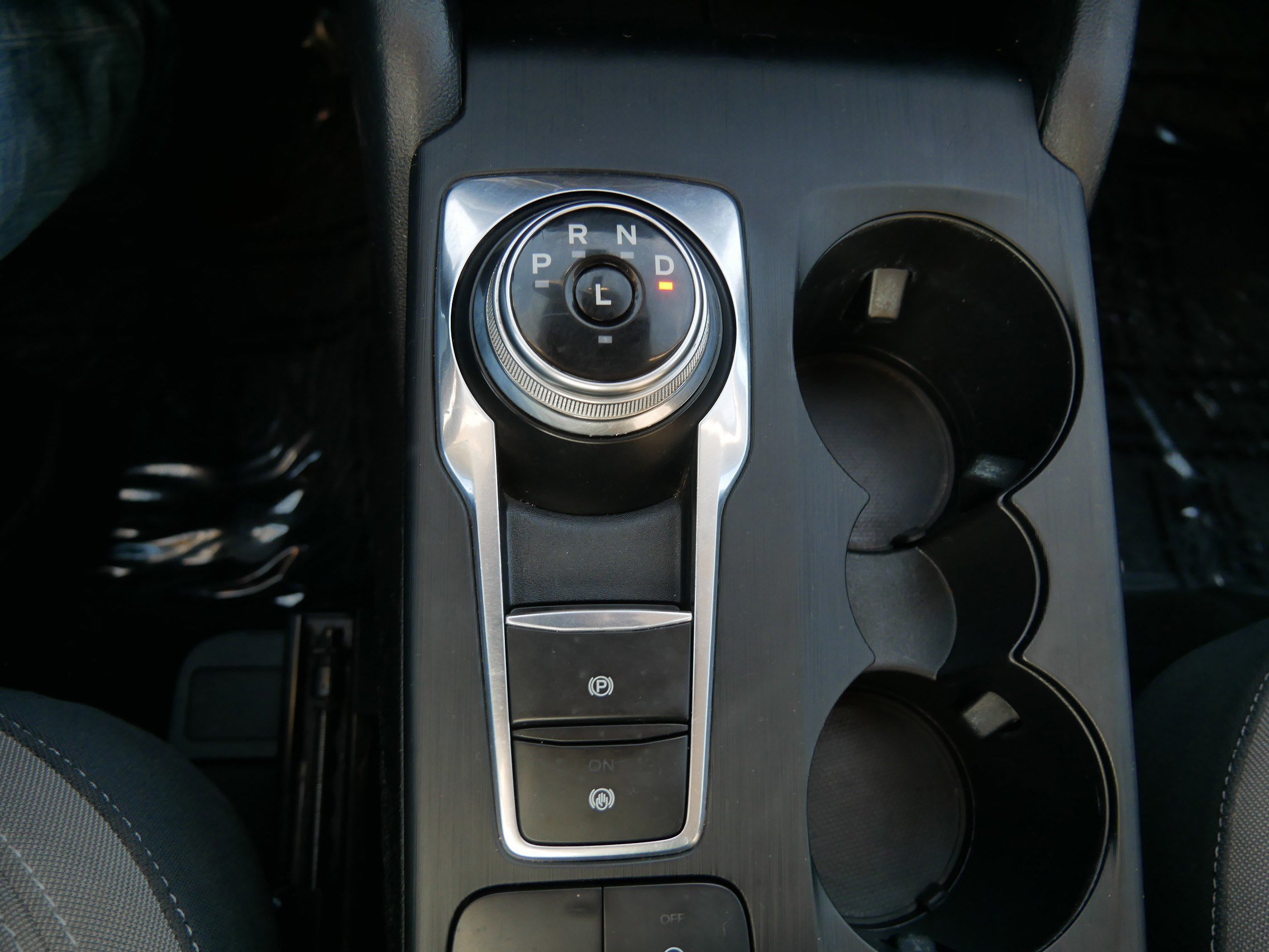 Certified 2020 Ford Escape SE image 24