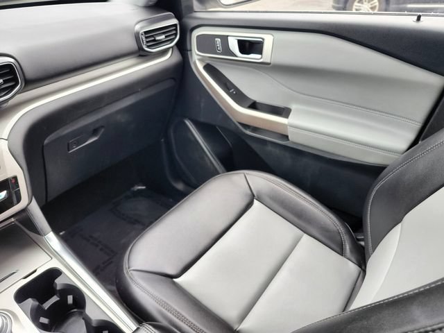 Certified 2023 Ford Explorer XLT w/ Equipment Group 202A AWD/4WD image 15