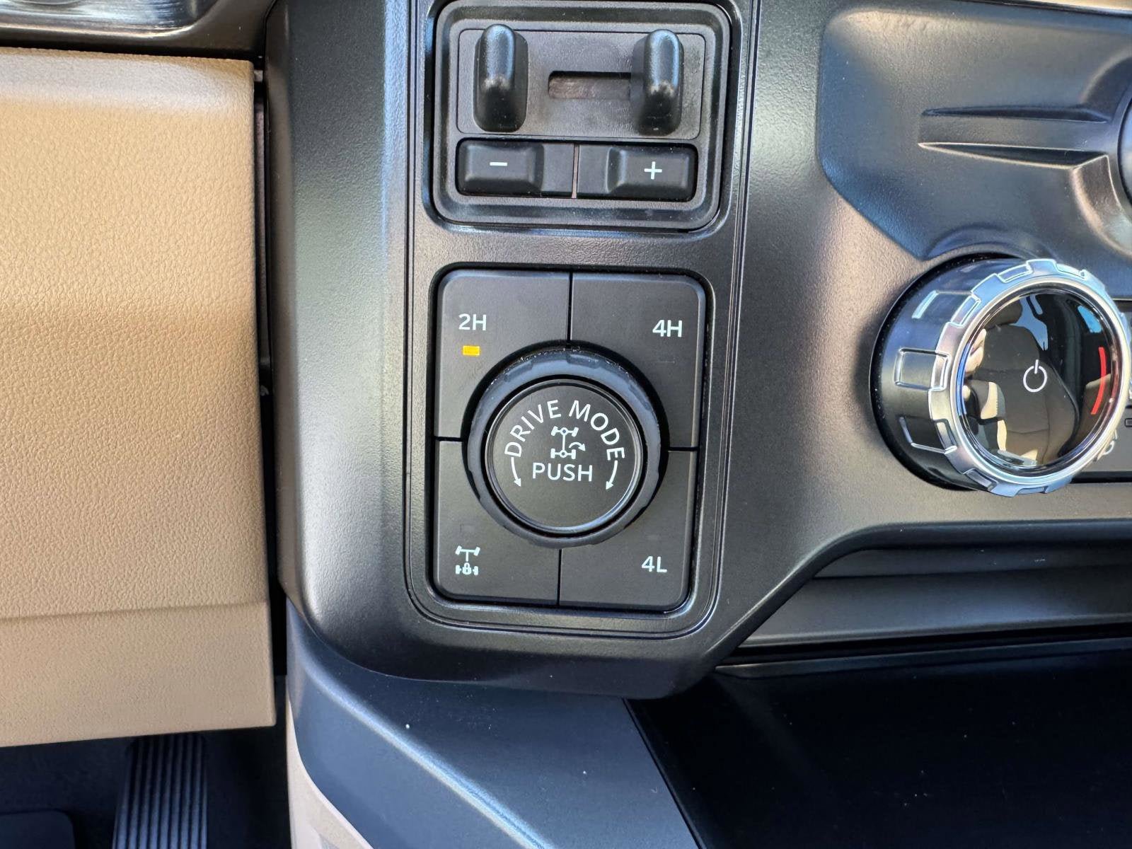 Certified 2026 Ford F250 Lariat w/ Tremor Off-Road Package AWD/4WD image 22