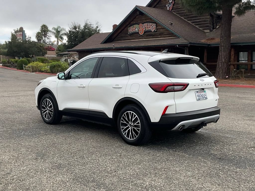 Certified 2024 Ford Escape SE w/ PHEV Premium Package FWD image 4