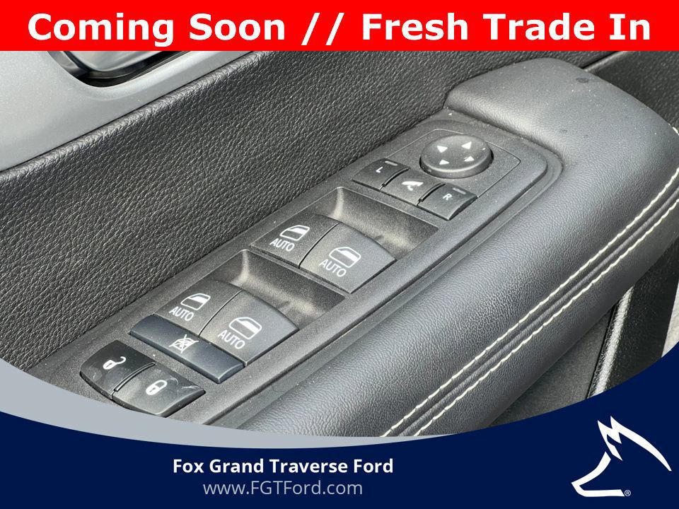 Used 2025 Chrysler Pacifica Limited FWD image 21