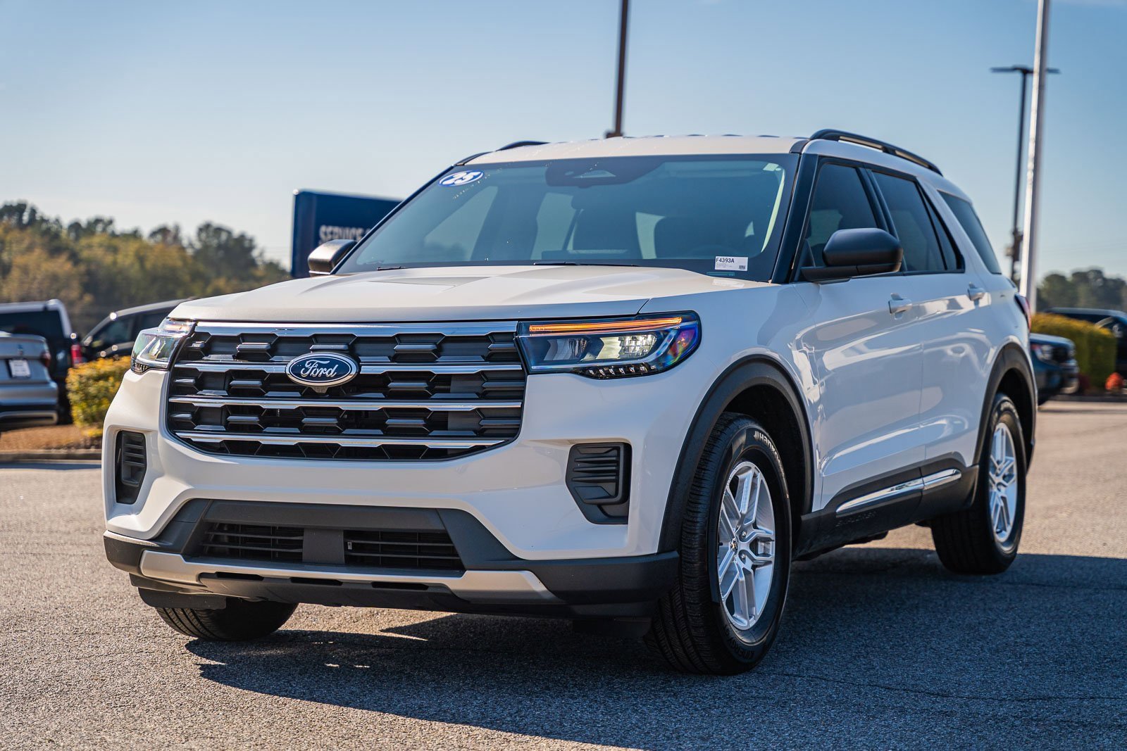 Certified 2025 Ford Explorer Active image 3