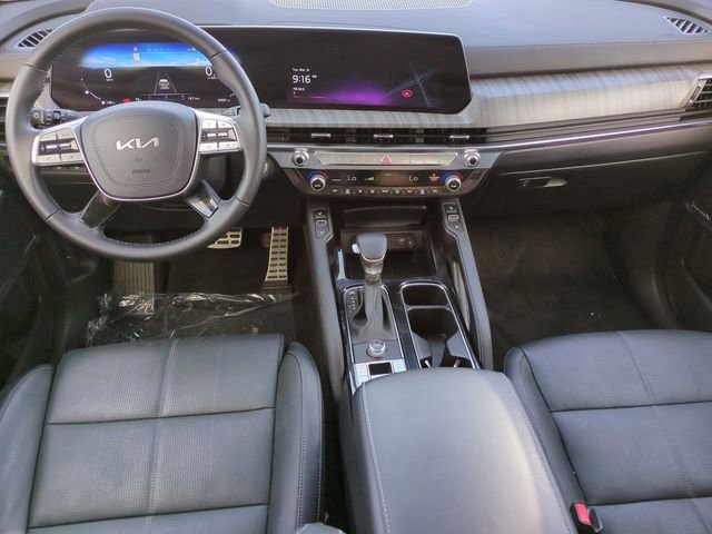 Used 2025 Kia Telluride SX w/ SX Captain's Chair Package image 15