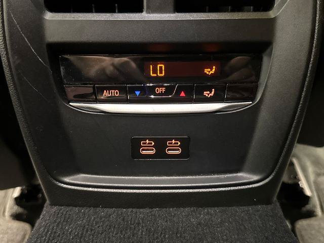 Used 2024 BMW 330i Sedan w/ M Sport Package RWD image 31