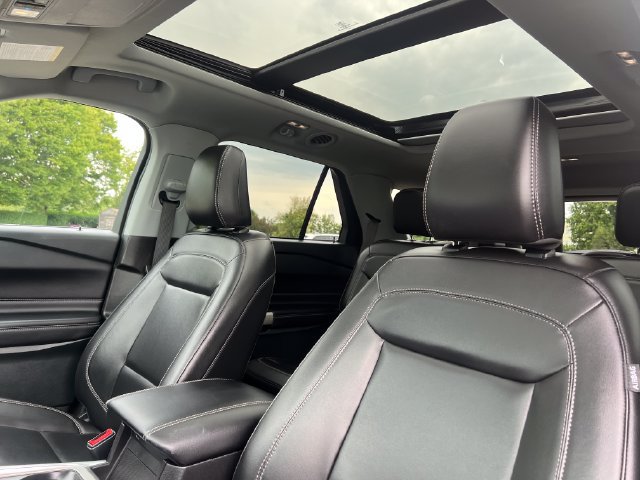 Certified 2023 Ford Explorer XLT w/ Equipment Group 202A AWD/4WD image 17