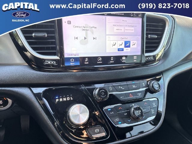 Used 2025 Chrysler Pacifica Select FWD image 26