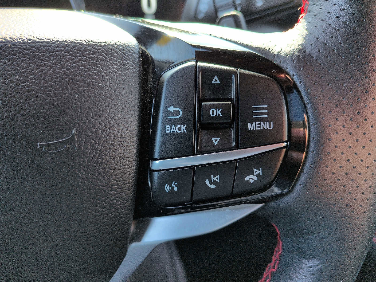 Certified 2025 Ford Explorer ST AWD/4WD image 18