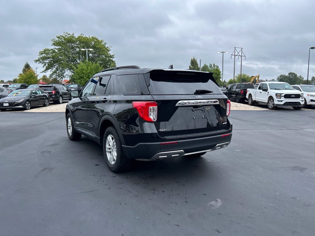 Certified 2023 Ford Explorer XLT w/ Equipment Group 202A AWD/4WD image 8