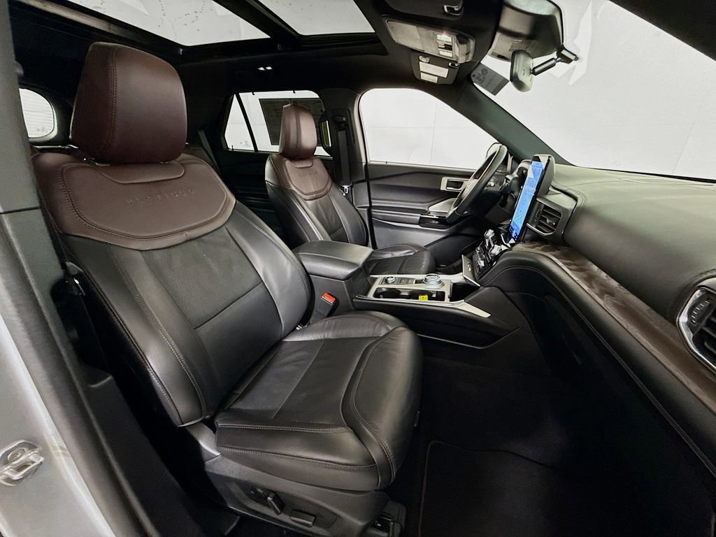 Certified 2023 Ford Explorer Platinum w/ Technology Package image 31