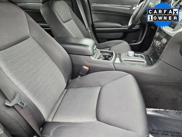 Used 2022 Chrysler 300 Touring RWD image 12