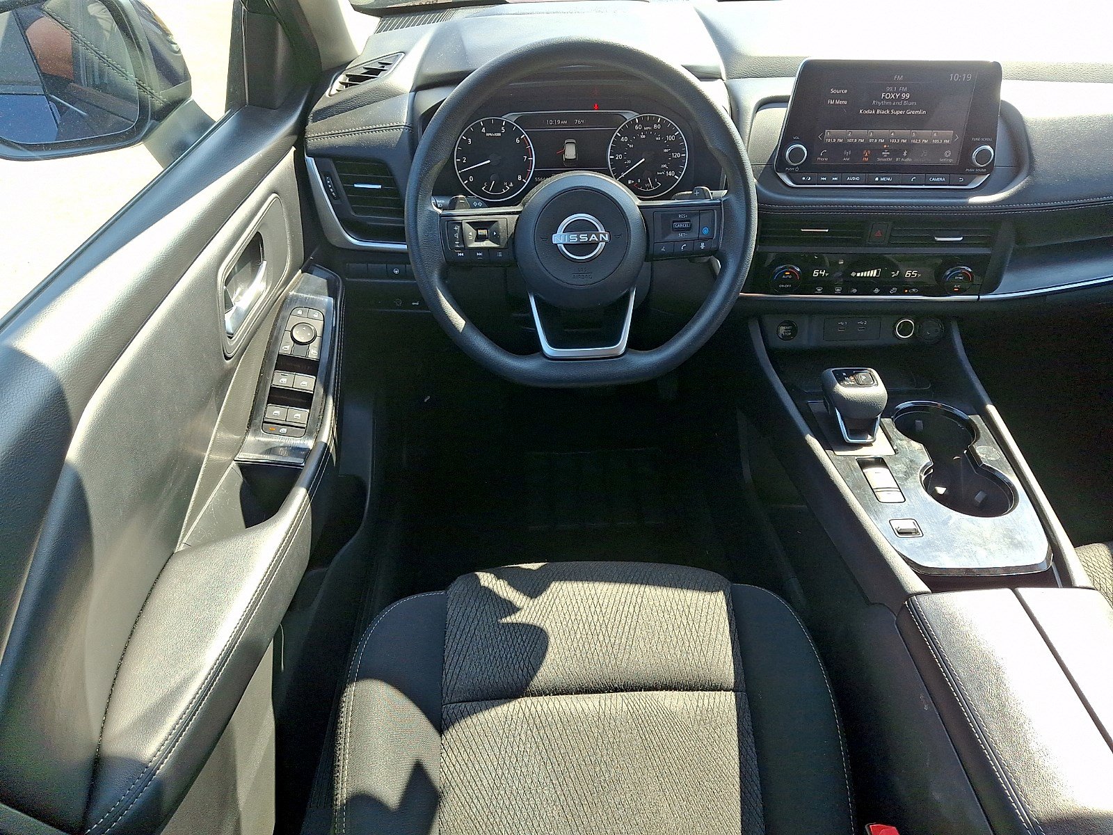 Used 2024 Nissan Rogue SV FWD image 10