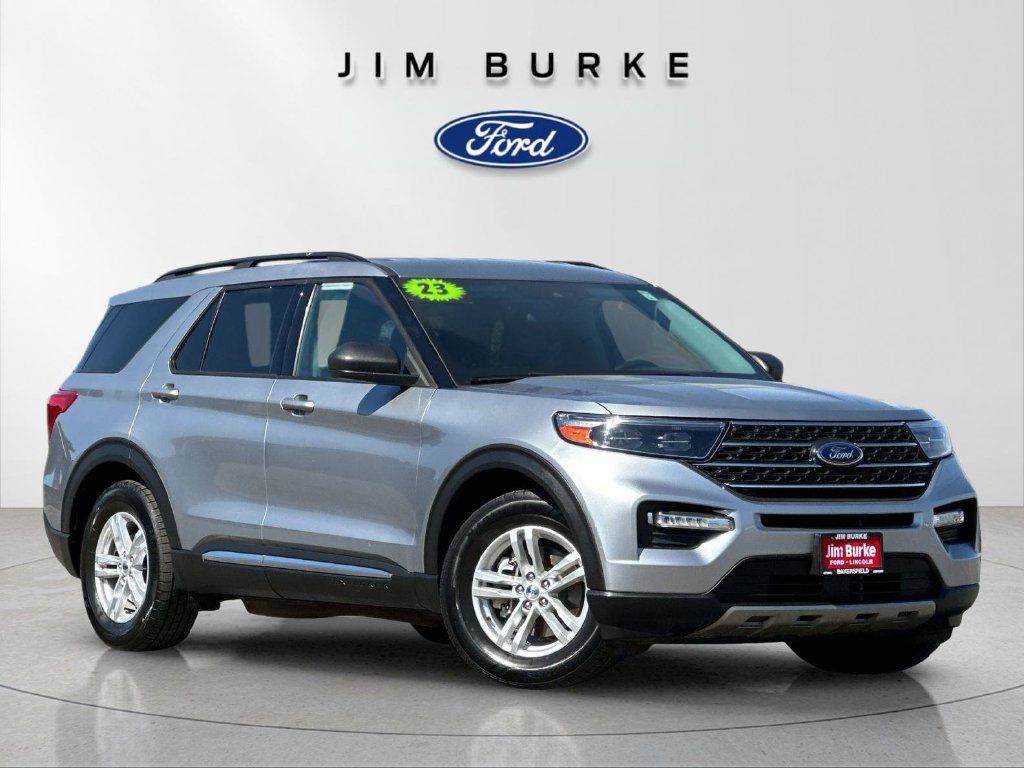 Certified 2023 Ford Explorer XLT w/ Equipment Group 202A RWD image 7