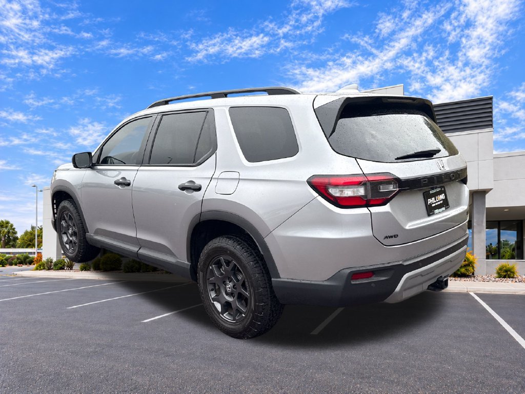 Used 2025 Honda Pilot TrailSport image 6