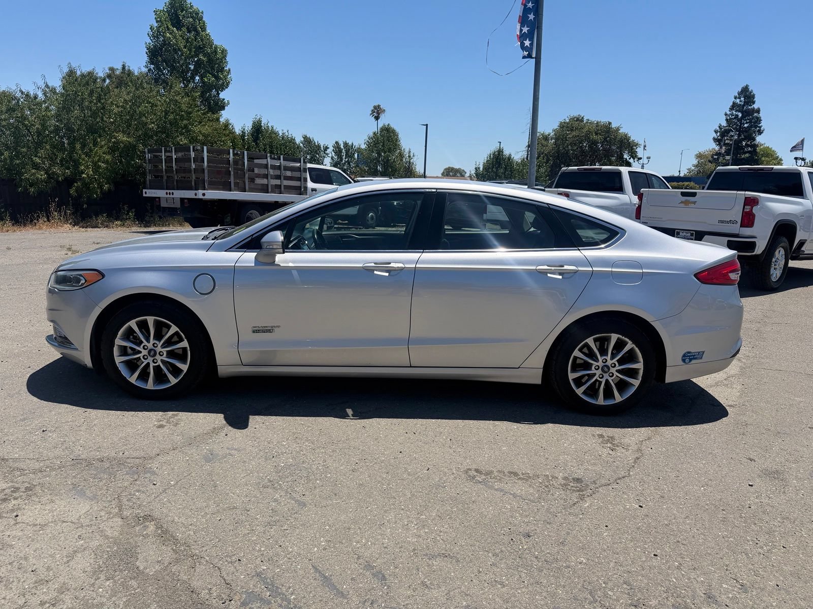 Certified 2018 Ford Fusion Energi SE FWD image 2