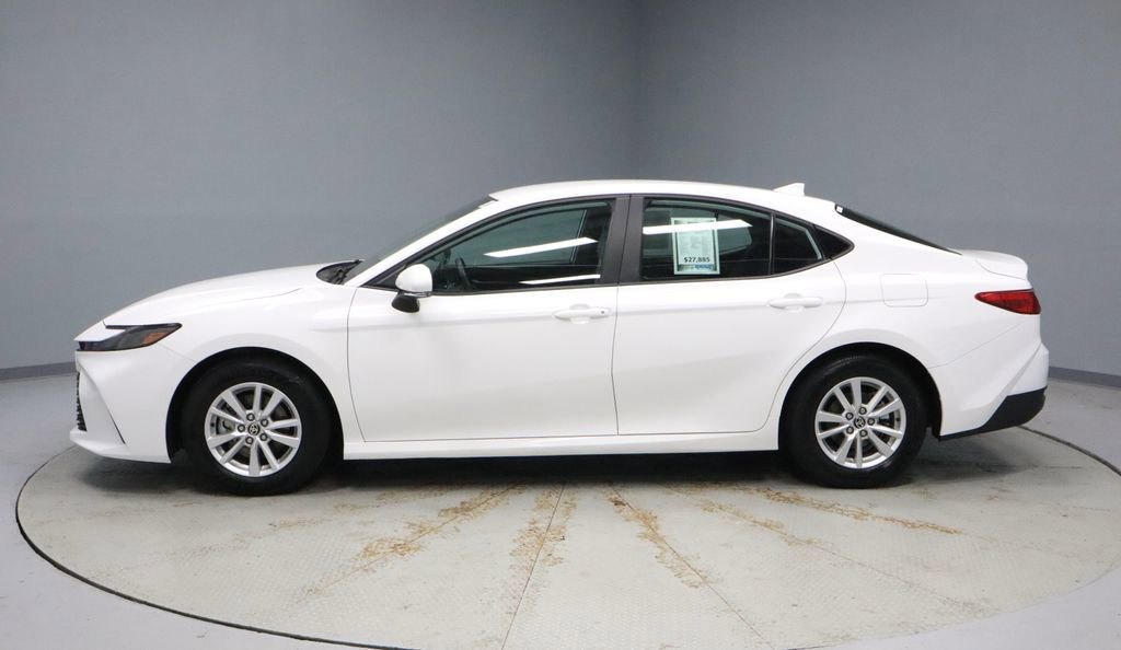 Used 2025 Toyota Camry LE FWD image 2