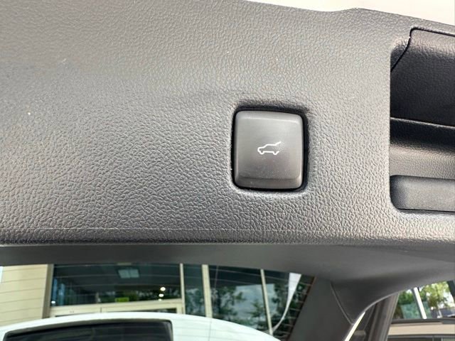 Certified 2020 Ford Escape Titanium w/ Titanium Premium Package 2.0 FWD image 31